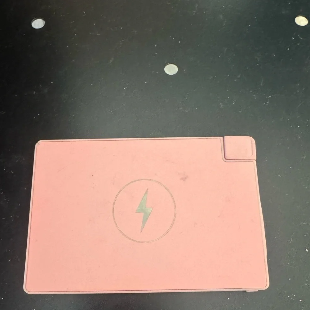 Pink Clutch Power Bank- I🩷my CLUTCH portable charger but I got a new phone so…